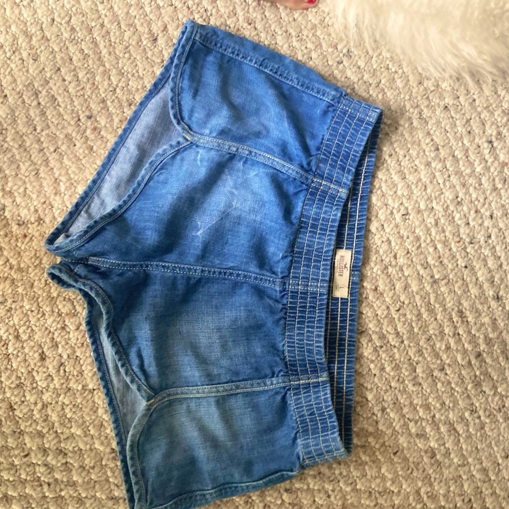 Hollister "vintage" jean shirts SO cute :-)